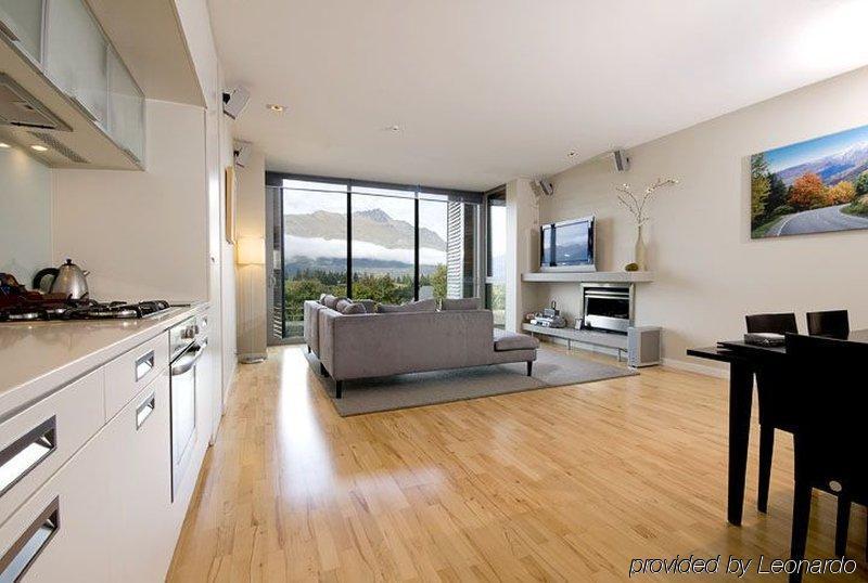 Swiss-Belsuites Pounamu Queenstown Room photo Laminate flooring