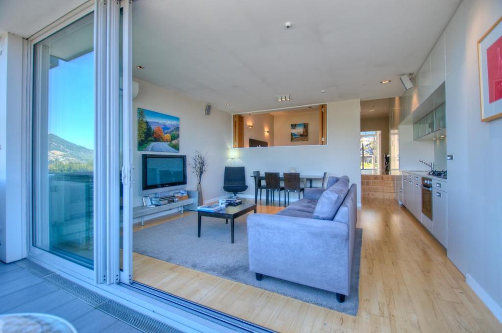 Swiss-Belsuites Pounamu Queenstown Room photo A typical apartment interior