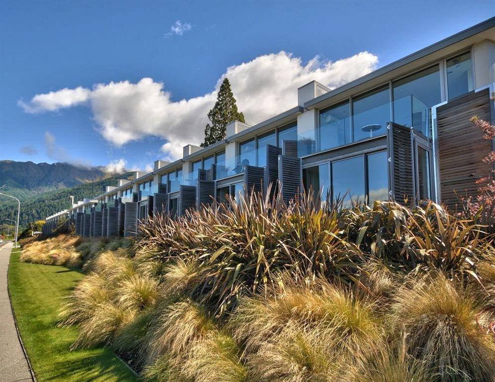 Swiss-Belsuites Pounamu Queenstown Exterior photo The Jack's Point clubhouse